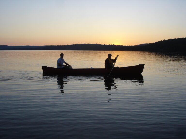 Canoeing_in_Algonquin_Park,_Canada